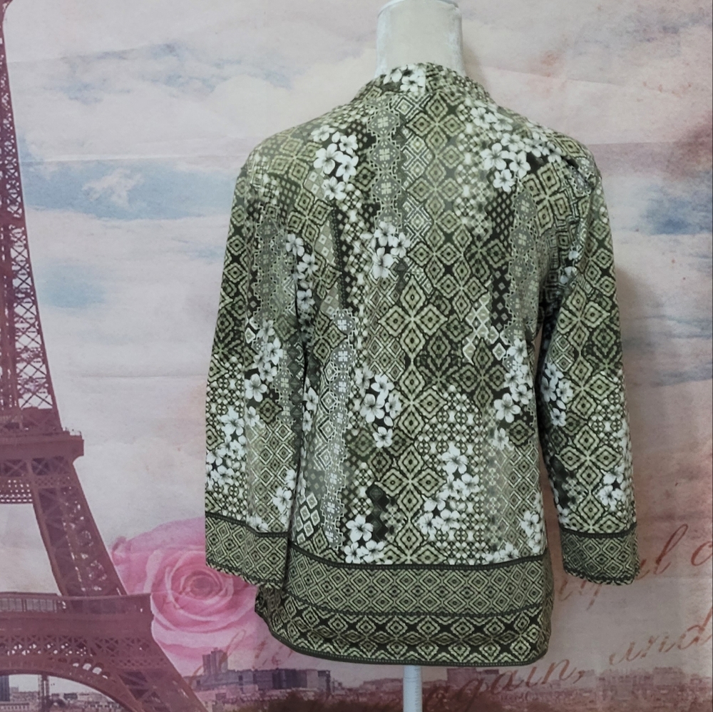 Ruby Rd. Floral top - Picture 3 of 5